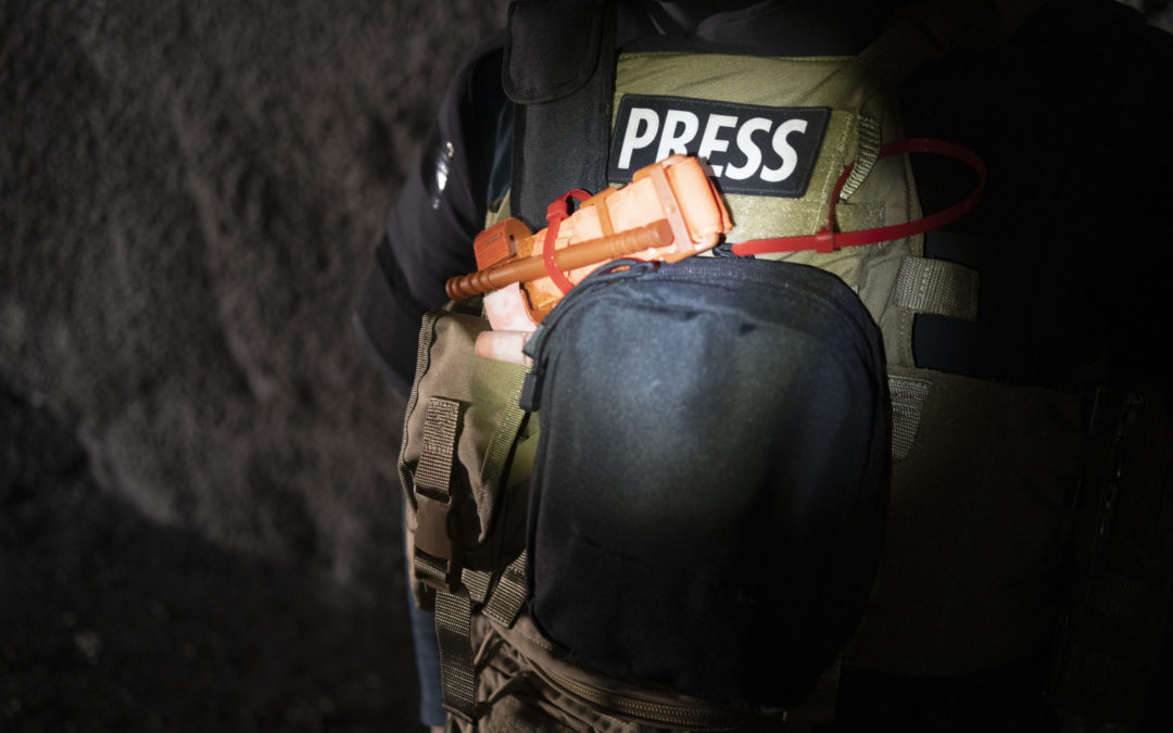 Aide d’urgence pour les reporters de guerre: un entraînement réaliste